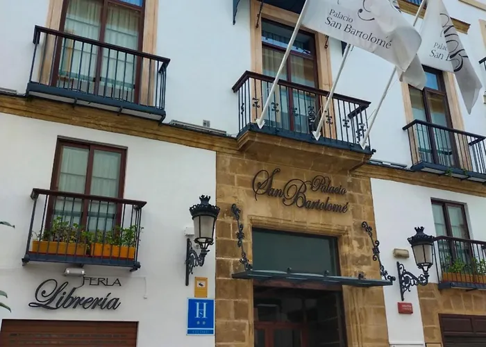 Palacio San BartoloméHostal